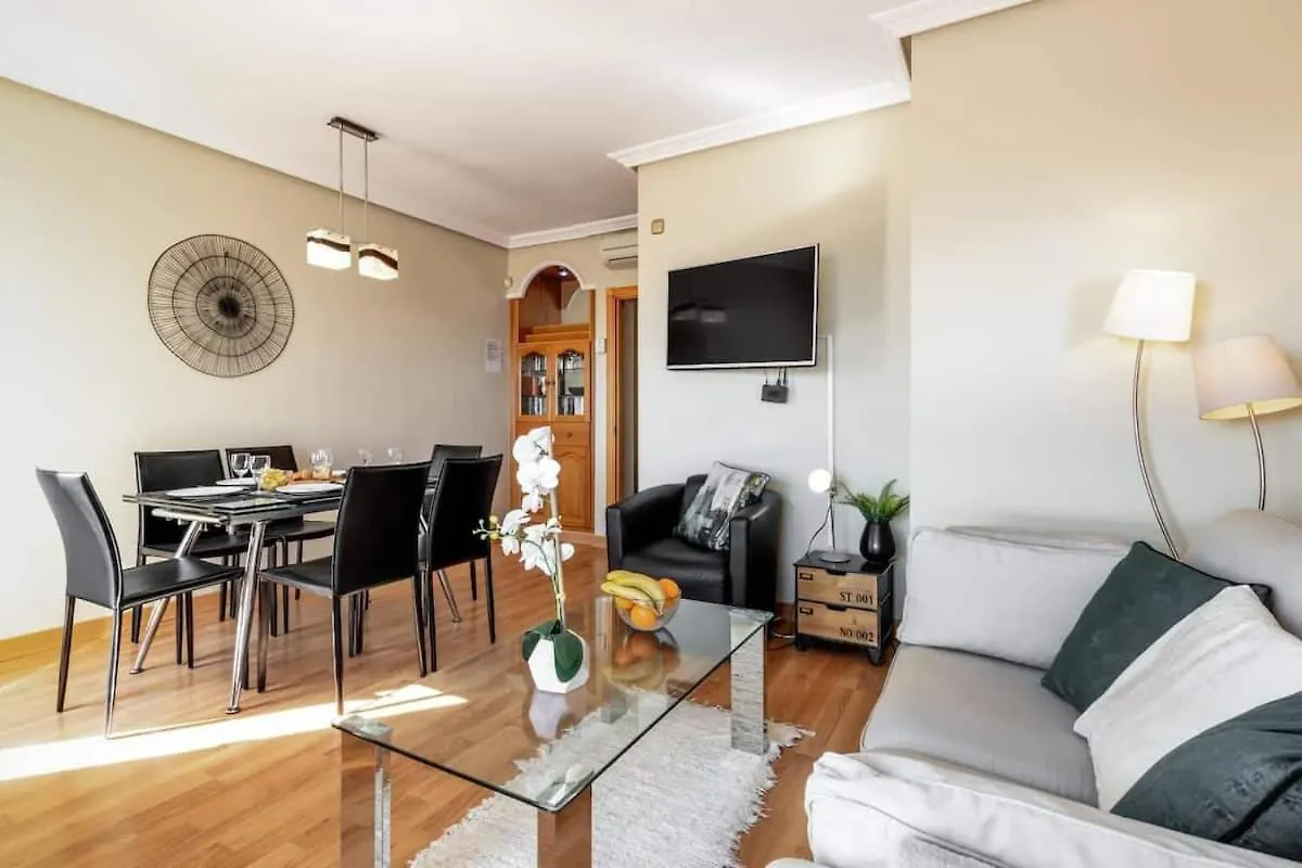 Apartamento Stunning Penthouse In The Centre Of Nerja