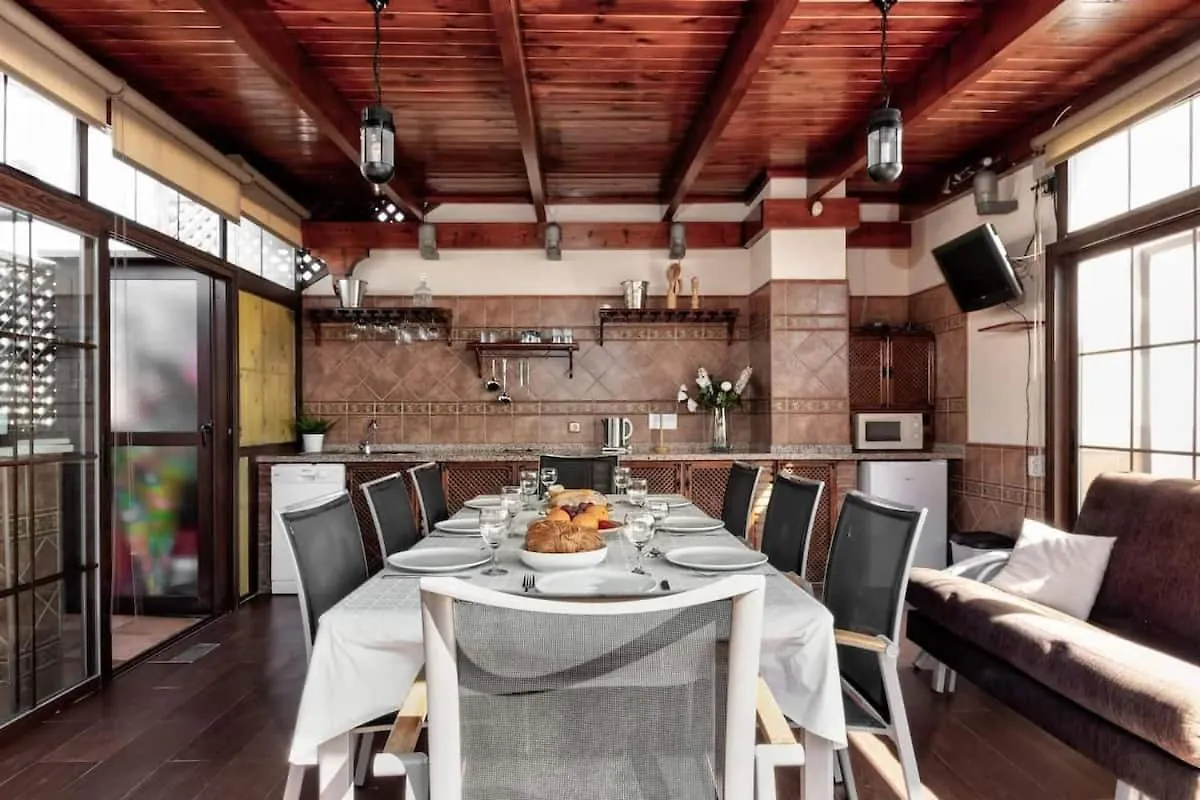 Apartamento Stunning Penthouse In The Centre Of Nerja