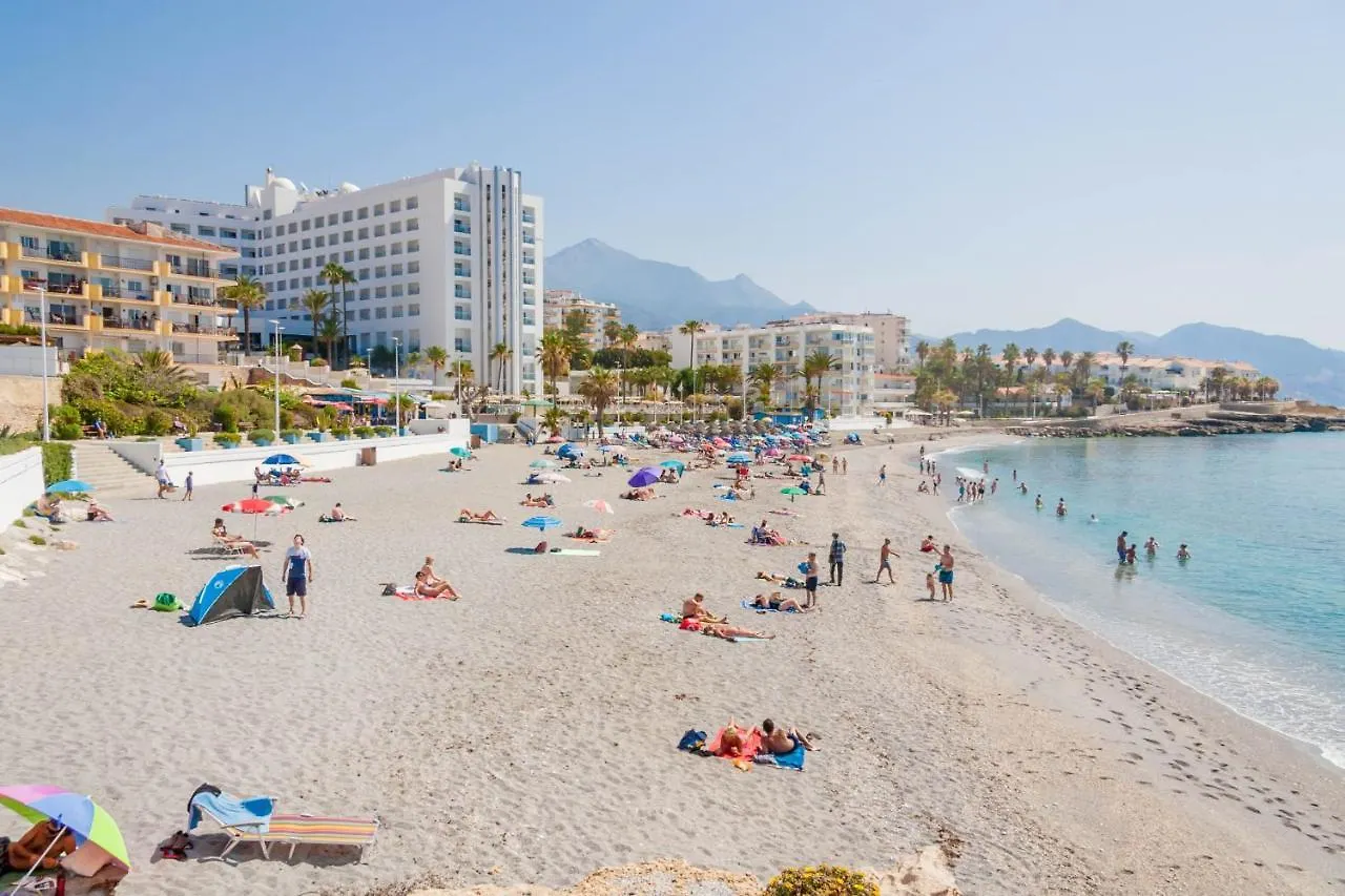 Apartamento Stunning Penthouse In The Centre Of Nerja